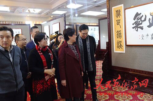 画家杜中良受邀参加“纪念刘少奇同志诞辰120周年美术作品展” 画家杜中良受邀参加“纪念刘少奇同志诞辰120周年美术作品展”