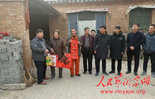河北雄县书协、美协鄚州分会举办迎新春、送春联活动 河北雄县书协、美协鄚州分会举办迎新春、送春联活动