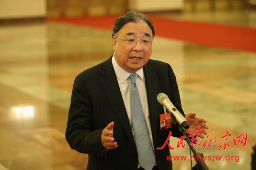 告别因病致贫!首次走上部长通道,他向农民作出承诺 告别因病致贫!首次走上部长通道,他向农民作出承诺