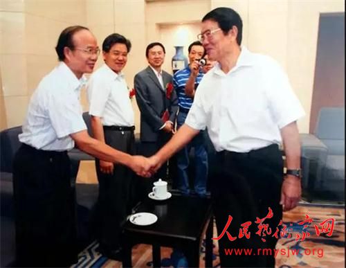 王谨:夜班的苦与乐 王谨:夜班的苦与乐