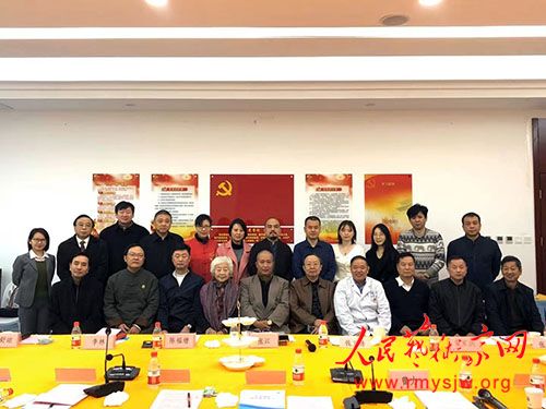 ����ʽ���вݾ������ͻ�����ѧ�����ֻ��ھ��ٰ�