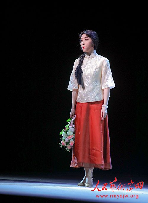非遗满绣非遗昆曲再度联袂精彩演绎《林徽因》大剧 非遗满绣非遗昆曲再度联袂精彩演绎《林徽因》大剧