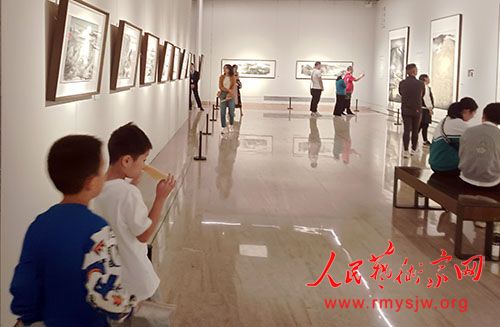 ���Ҽ���ɽ����������ɽˮ��չ���ڱ����ٰ�