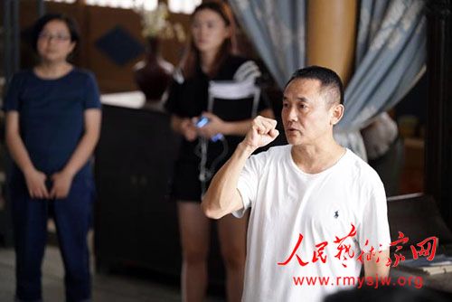 �о�ִ��������Ӣ��֮�����⴫��ȼ������  Ц���糱ˮ��ӿ��