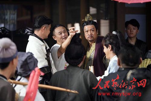 �о�ִ��������Ӣ��֮�����⴫��ȼ������  Ц���糱ˮ��ӿ��