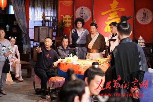 �о�ִ��������Ӣ��֮�����⴫��ȼ������  Ц���糱ˮ��ӿ��