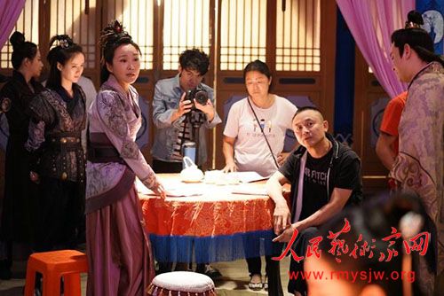 �о�ִ��������Ӣ��֮�����⴫��ȼ������  Ц���糱ˮ��ӿ��