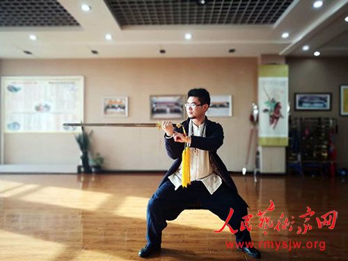 īȾ���������£���ܰ��տҫ���������Ի�����������������̽Ѱ��ͳ�Ļ���ʫ������