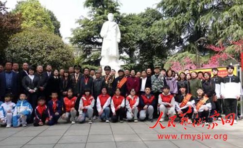 ����������������Ⱥ������ ����Ӣ�ۡ���־��