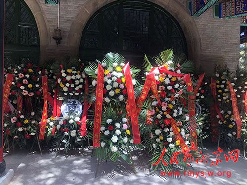 ����������������Ⱥ������ ����Ӣ�ۡ���־��