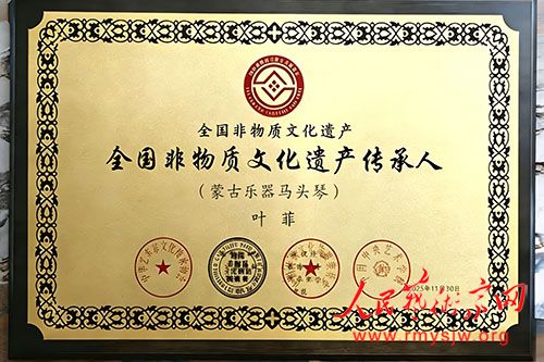 �Ӹ��ٵ���ͷ�٣����Ŵ�����Ҷ�Ƶı����黳