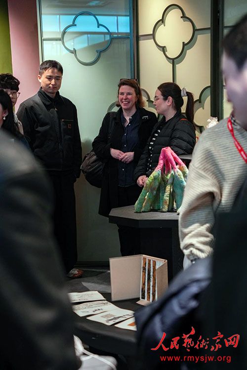 �й�������Ӣ�������� �����������������й�����չ������Ӣ�Ļ�����������